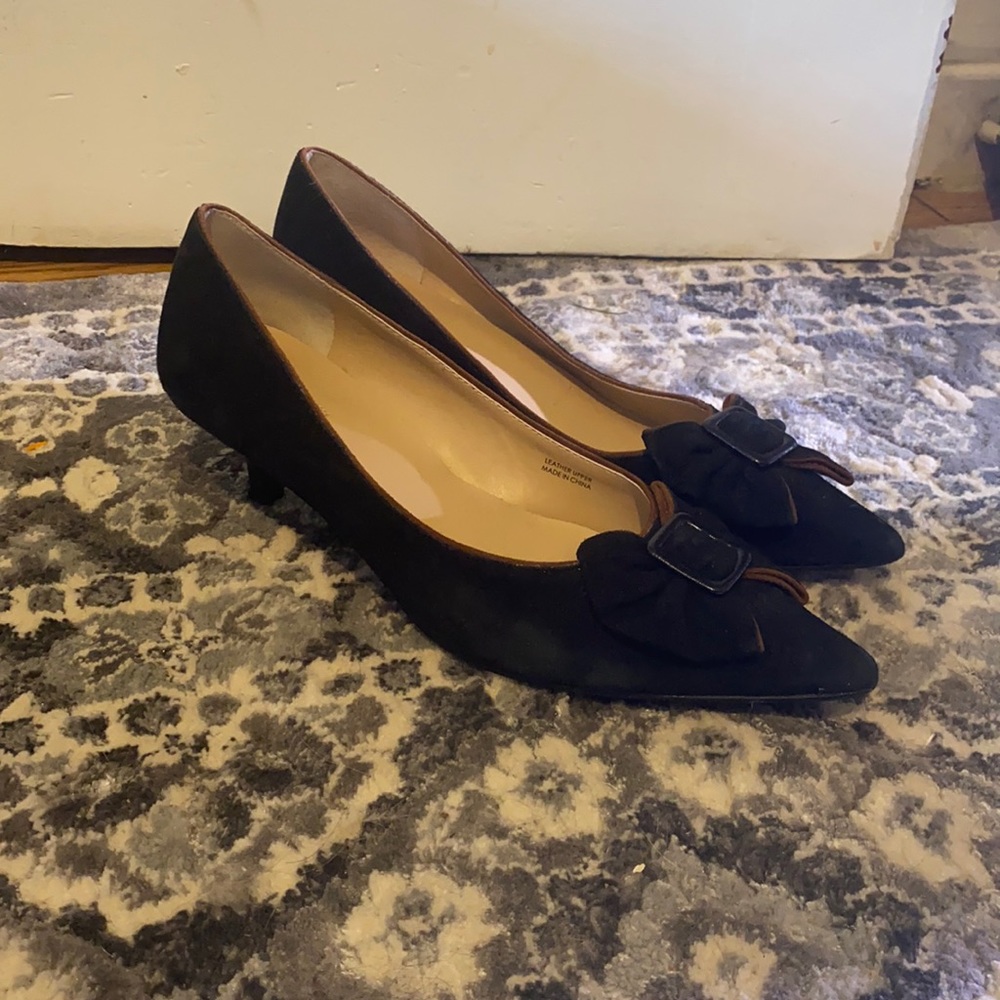 Tahari Morgan suede like heels with bow buckle
